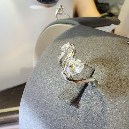 1.3 Carat Moissanite 925 Sterling Sver Irregular Shape Ring