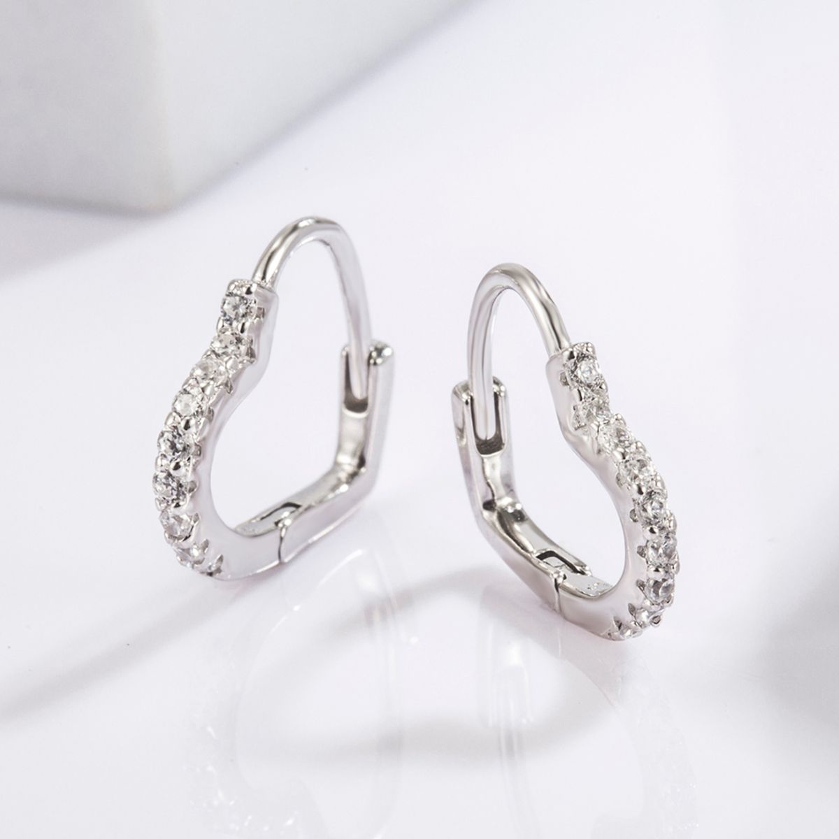925 Serling Silver Zircon Heart Shape Earrings-BT8D