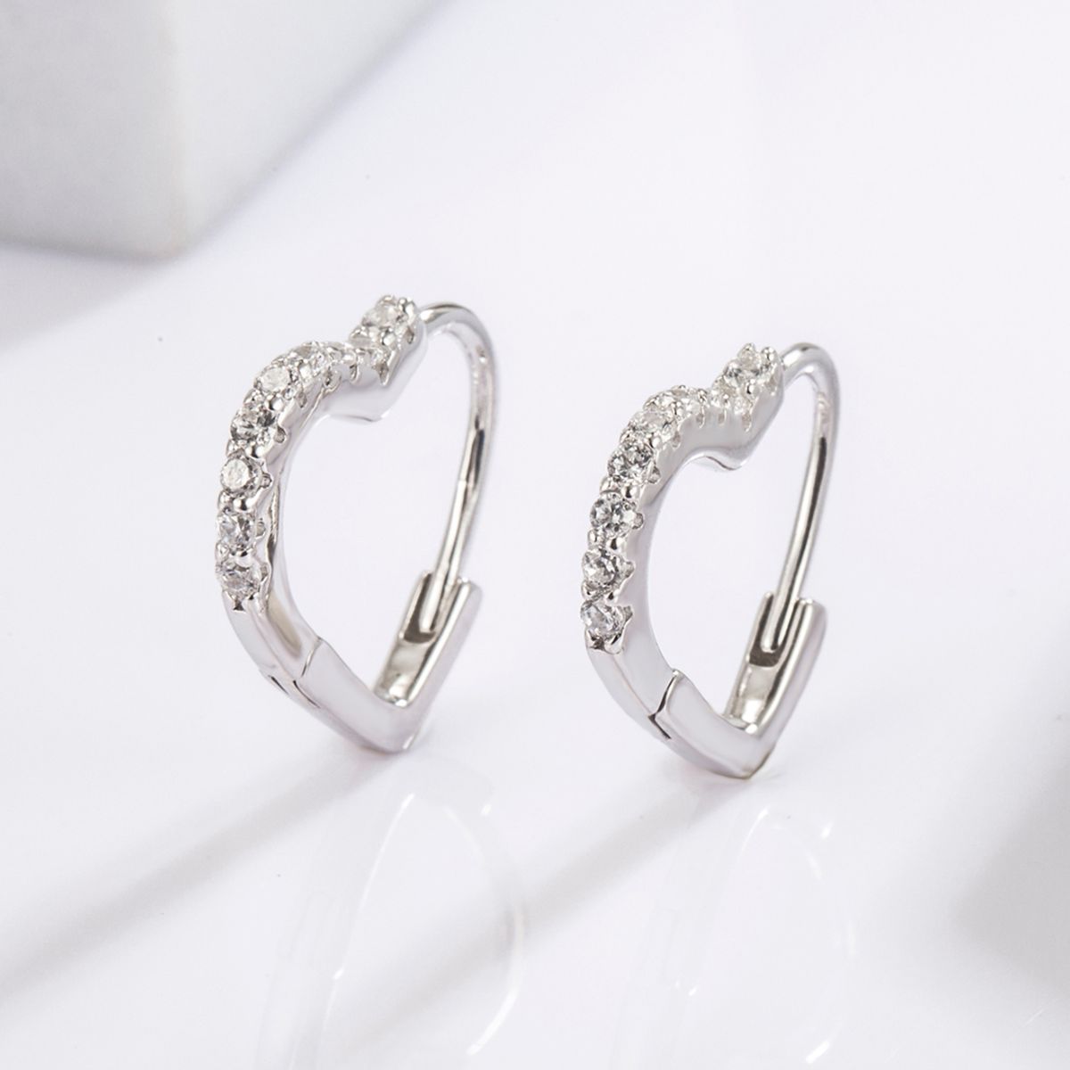 925 Serling Silver Zircon Heart Shape Earrings-BT8D