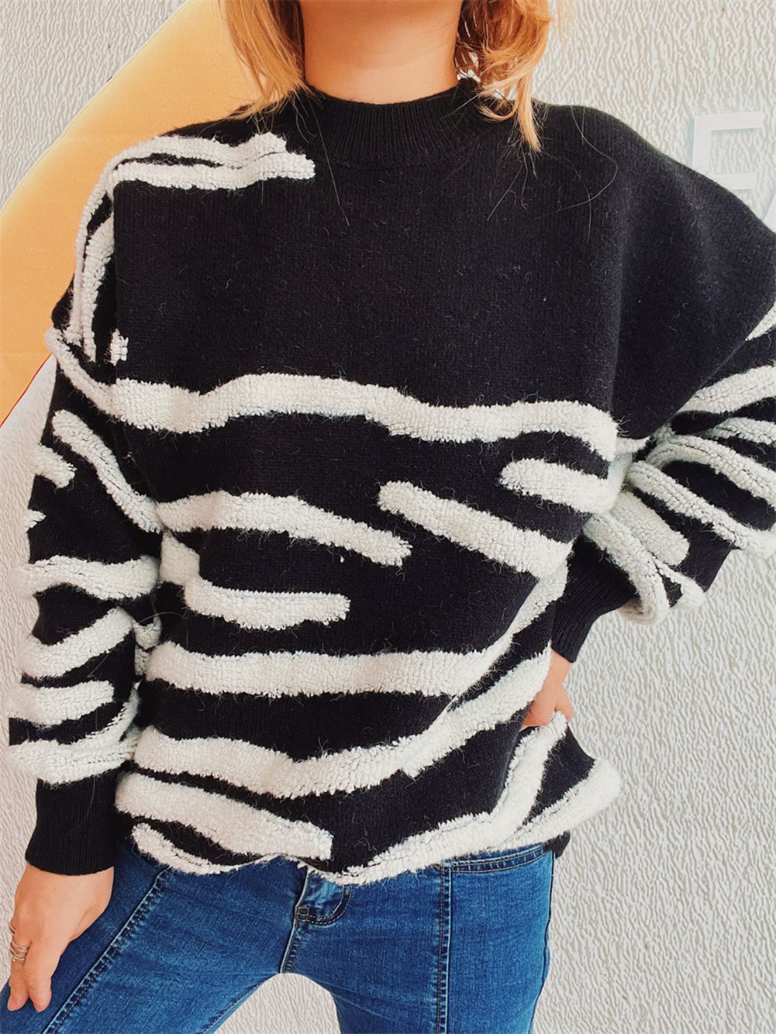 Contrast Round Neck Long Sleeve Sweater-BT8D
