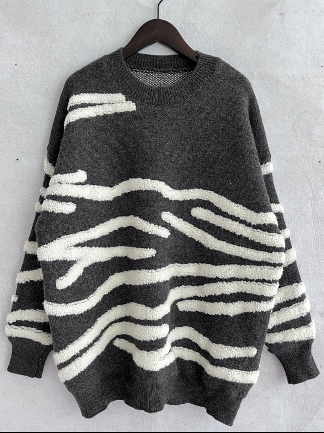 Contrast Round Neck Long Sleeve Sweater-BT8D
